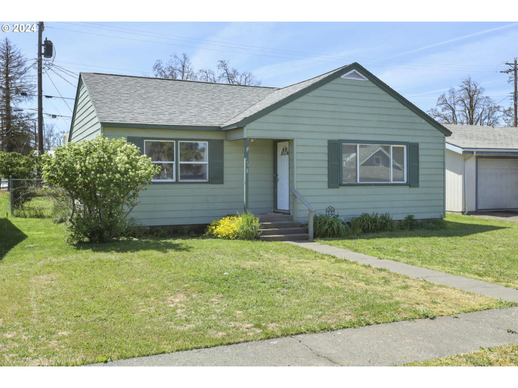 424 W MAIN ST, GOLDENDALE, WA 98620, photo 1 of 32