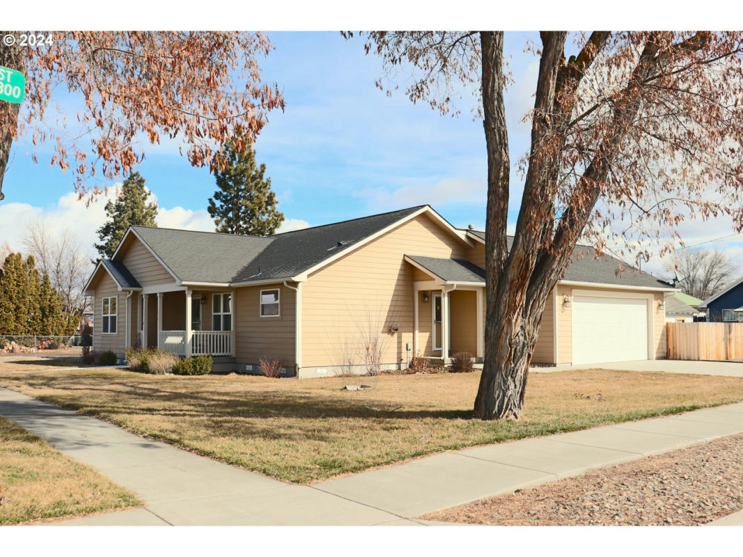 3010 5TH ST, BAKER CITY, OR 97814, photo 1 of 27