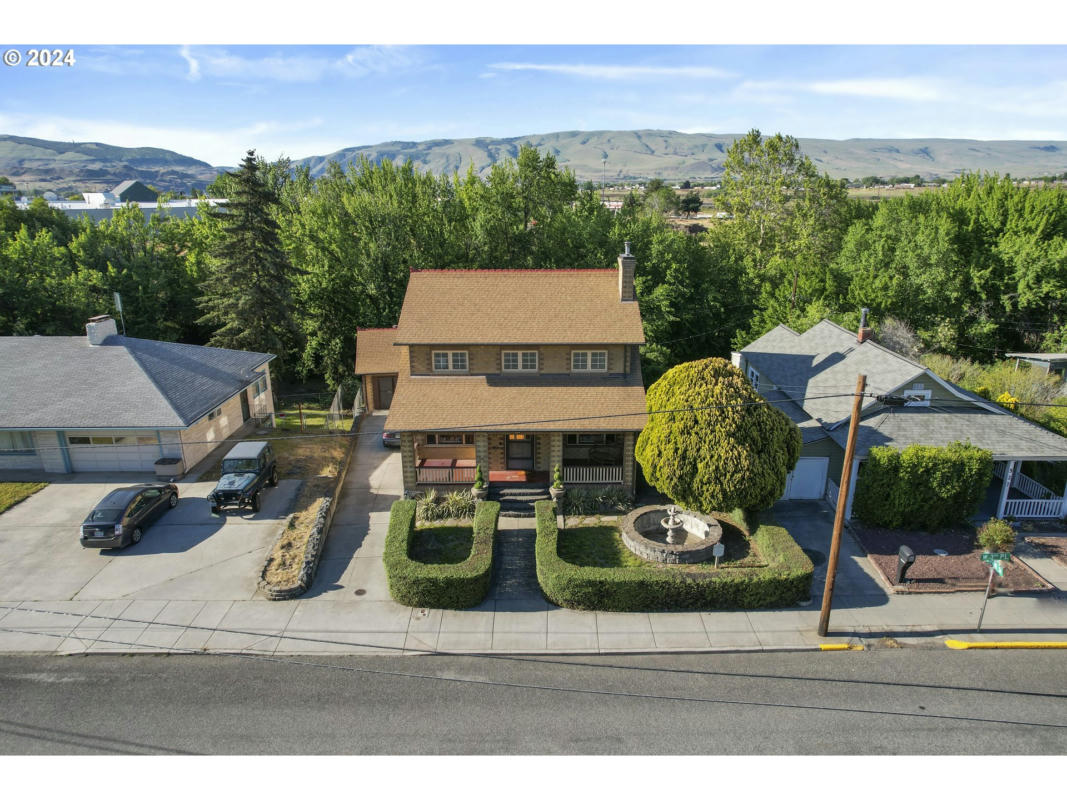 529 W 3RD PL, THE DALLES, OR 97058, photo 1 of 48