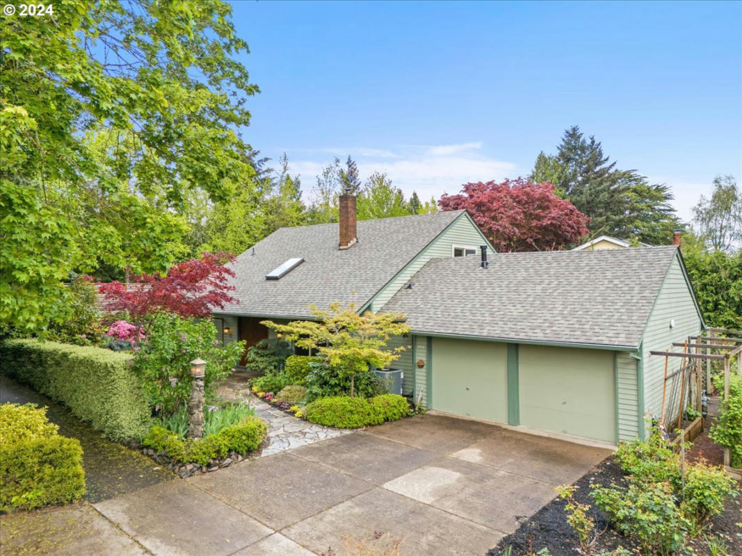 8520 SW BRIDLETRAIL AVE, BEAVERTON, OR 97008, photo 1 of 35