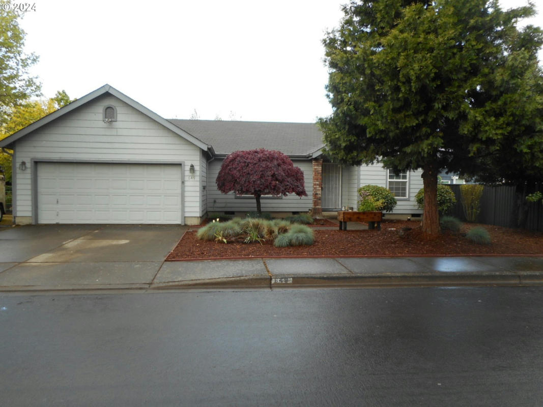 649 NICHOLAS DR, SPRINGFIELD, OR 97477, photo 1 of 24