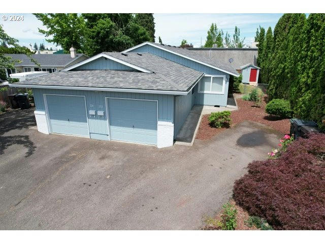 220 SE 3RD AVE, CANBY, OR 97013, photo 1 of 6