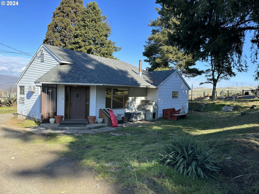2823 E 12TH ST, THE DALLES, OR 97058, photo 1 of 33