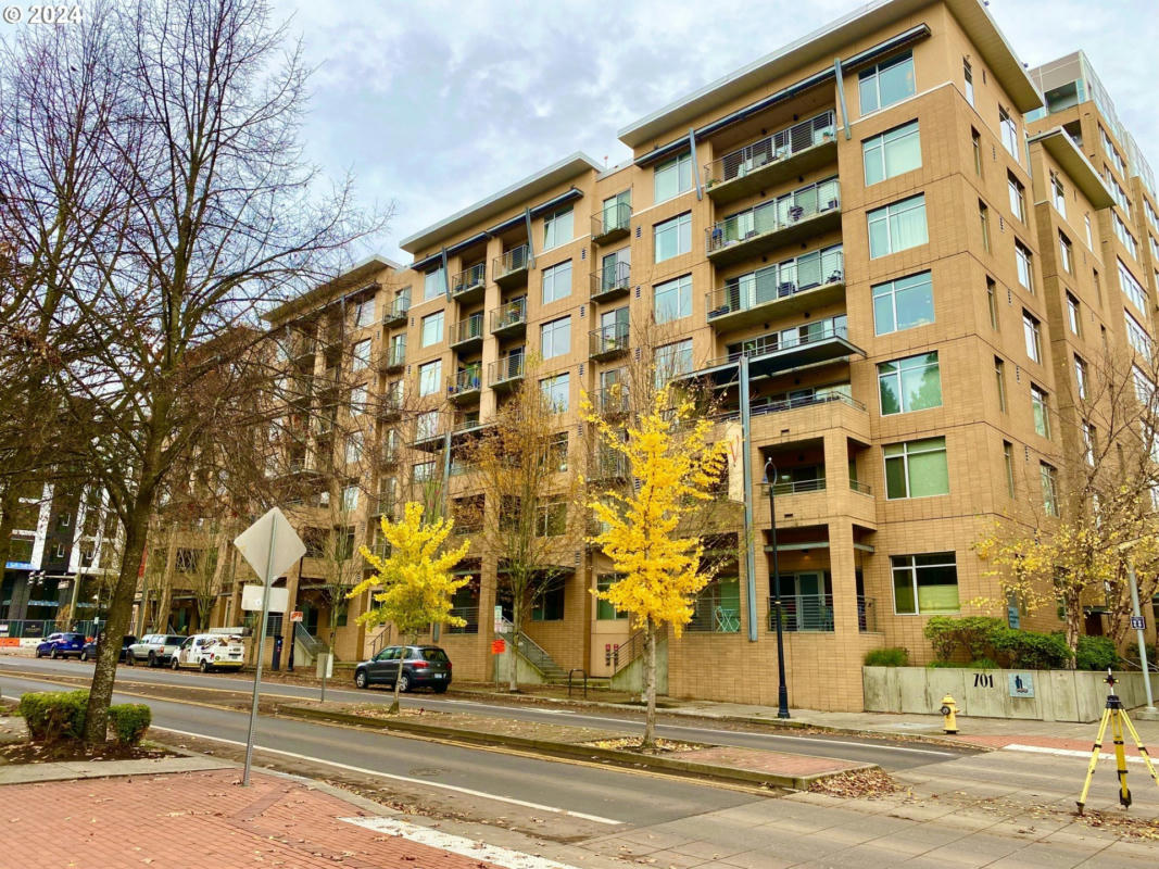 701 COLUMBIA ST APT 202, VANCOUVER, WA 98660, photo 1 of 18