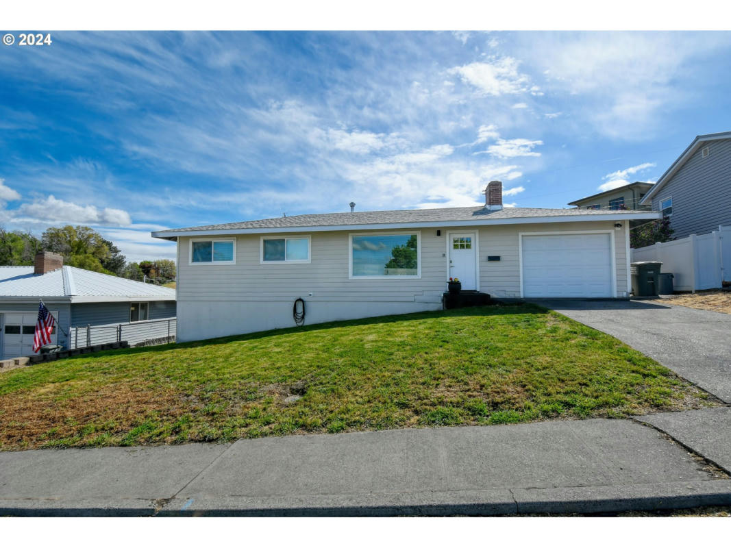 924 SW 33RD ST, PENDLETON, OR 97801, photo 1 of 41