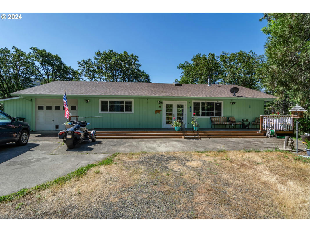 253 KENNADAY LN, IDLEYLD PARK, OR 97447, photo 1 of 33