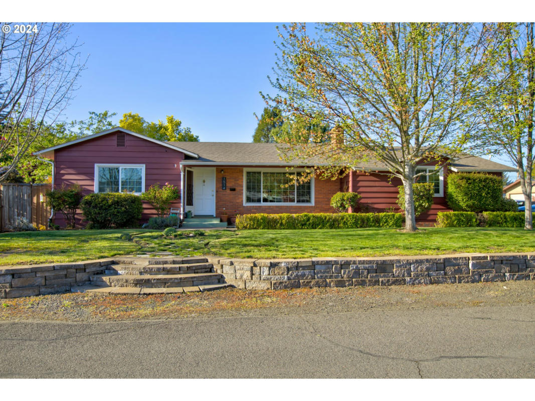 1514 NW ALMOND AVE, ROSEBURG, OR 97471, photo 1 of 48