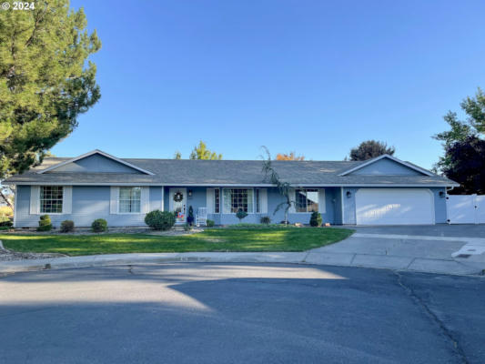 565 W DIVISION AVE, HERMISTON, OR 97838 - Image 1