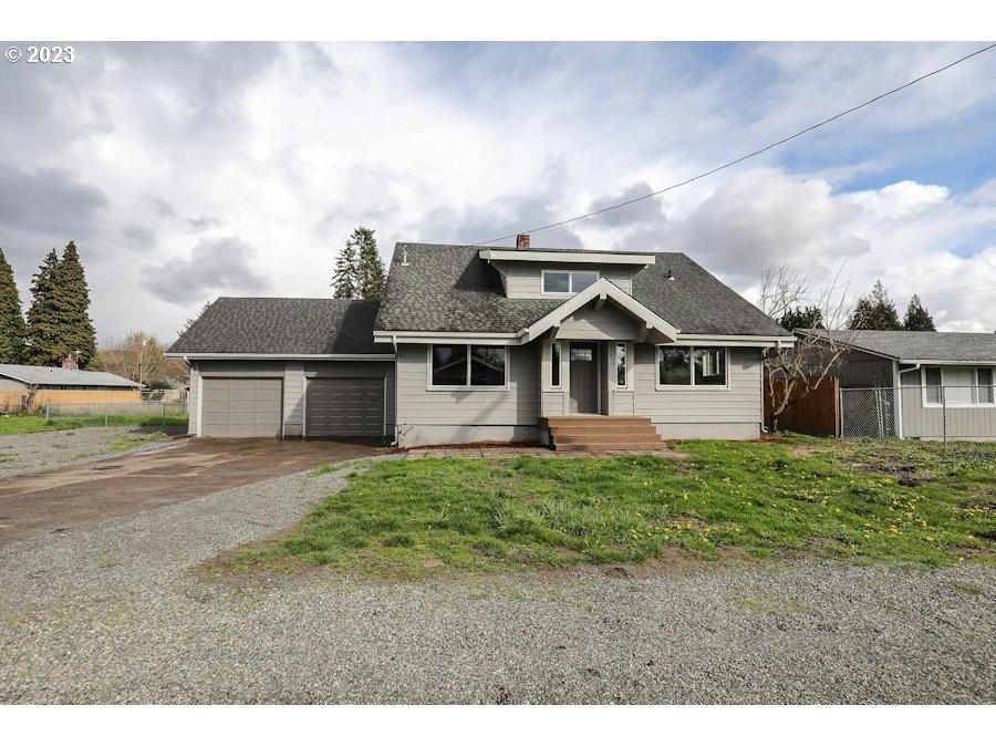 1414 S 7TH AVE, KELSO, WA 98626, photo 1 of 15