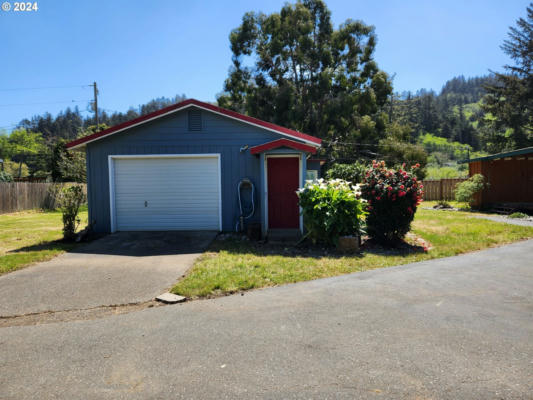 28230 MATEER RD, GOLD BEACH, OR 97444, photo 4 of 40