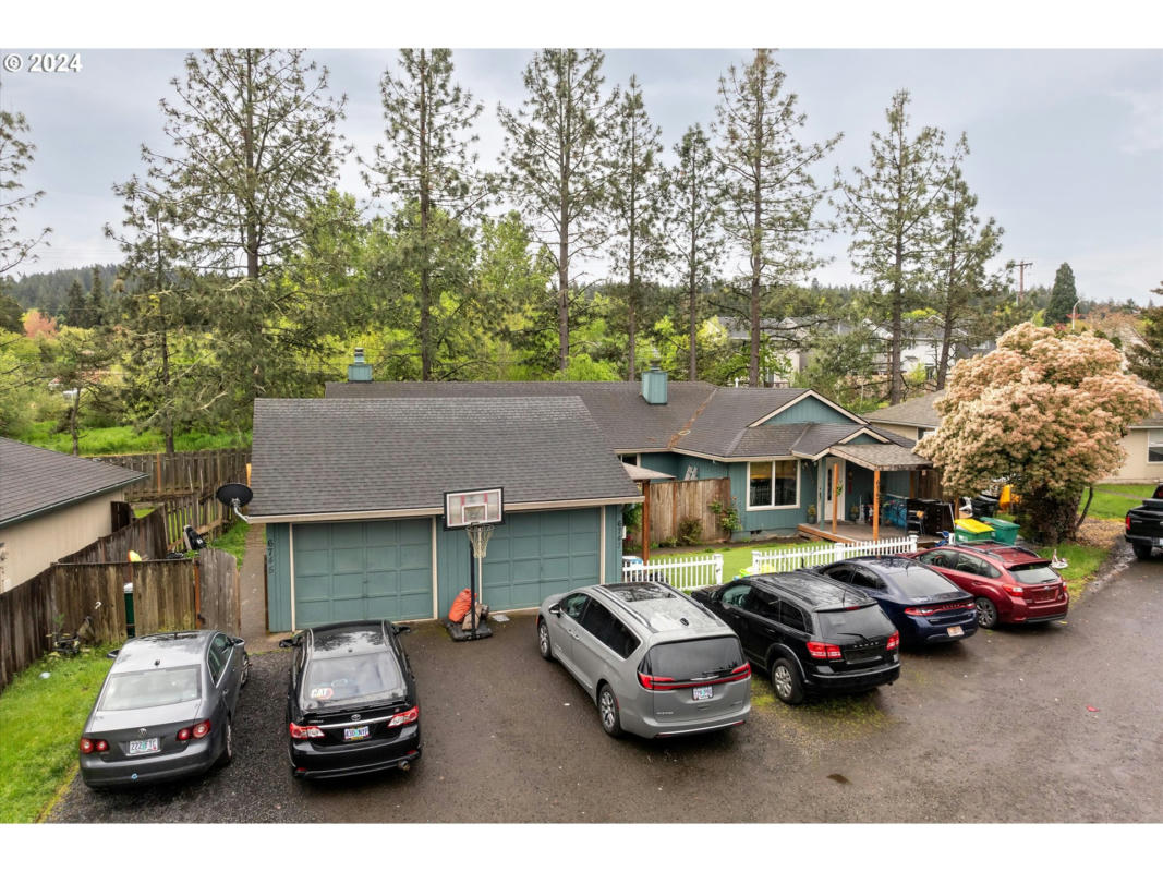 6747 SW 196TH AVE, BEAVERTON, OR 97078, photo 1 of 10