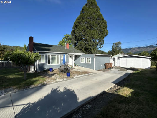 529 E 3RD AVE, RIDDLE, OR 97469 - Image 1