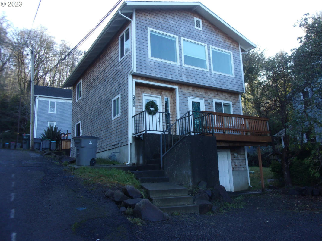 2699 GRAND AVE, ASTORIA, OR 97103, photo 1 of 28