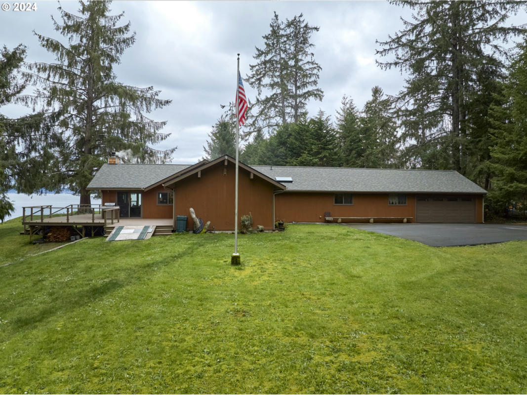 556 STATE ROUTE 401, NASELLE, WA 98638, photo 1 of 48