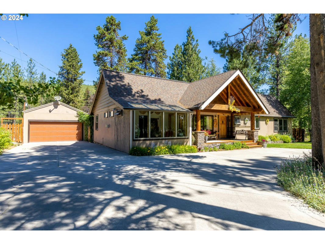 16390 SKYLINERS RD, BEND, OR 97703, photo 1 of 24