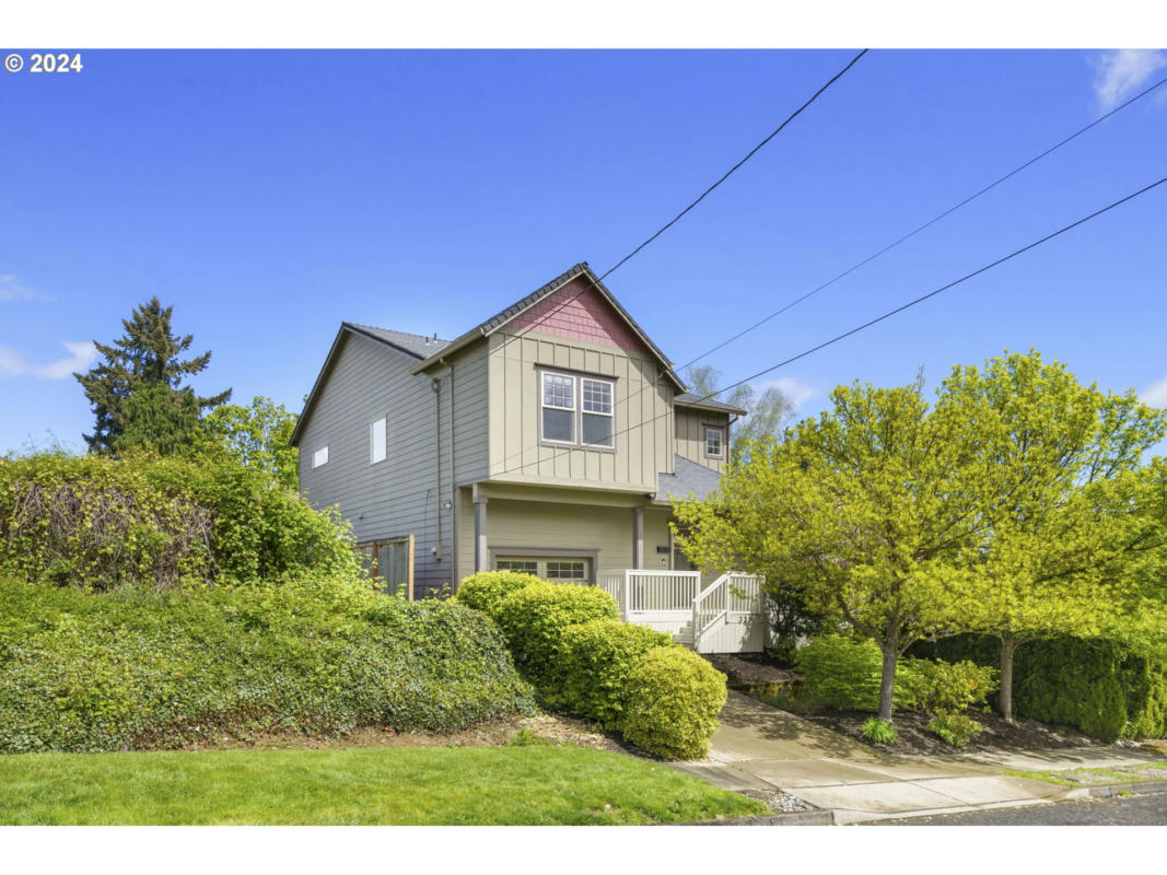 323 SW CARSON ST, PORTLAND, OR 97219, photo 1 of 30
