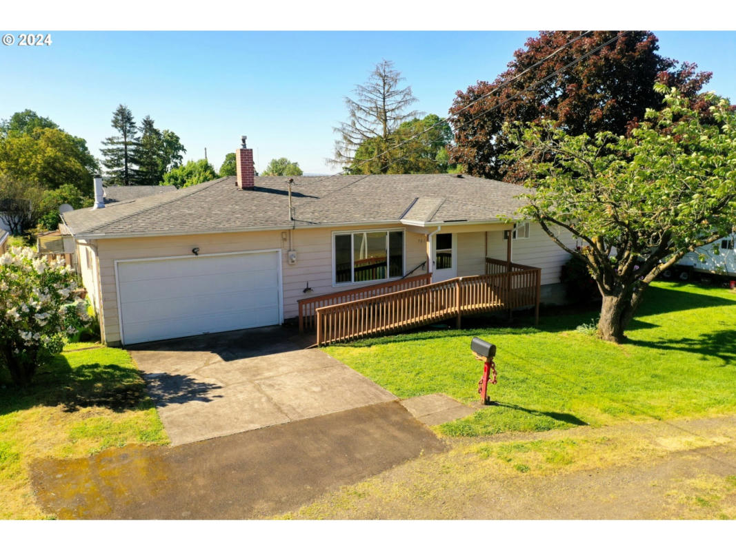 781 TUALATIN ST, ST. HELENS, OR 97051, photo 1 of 26