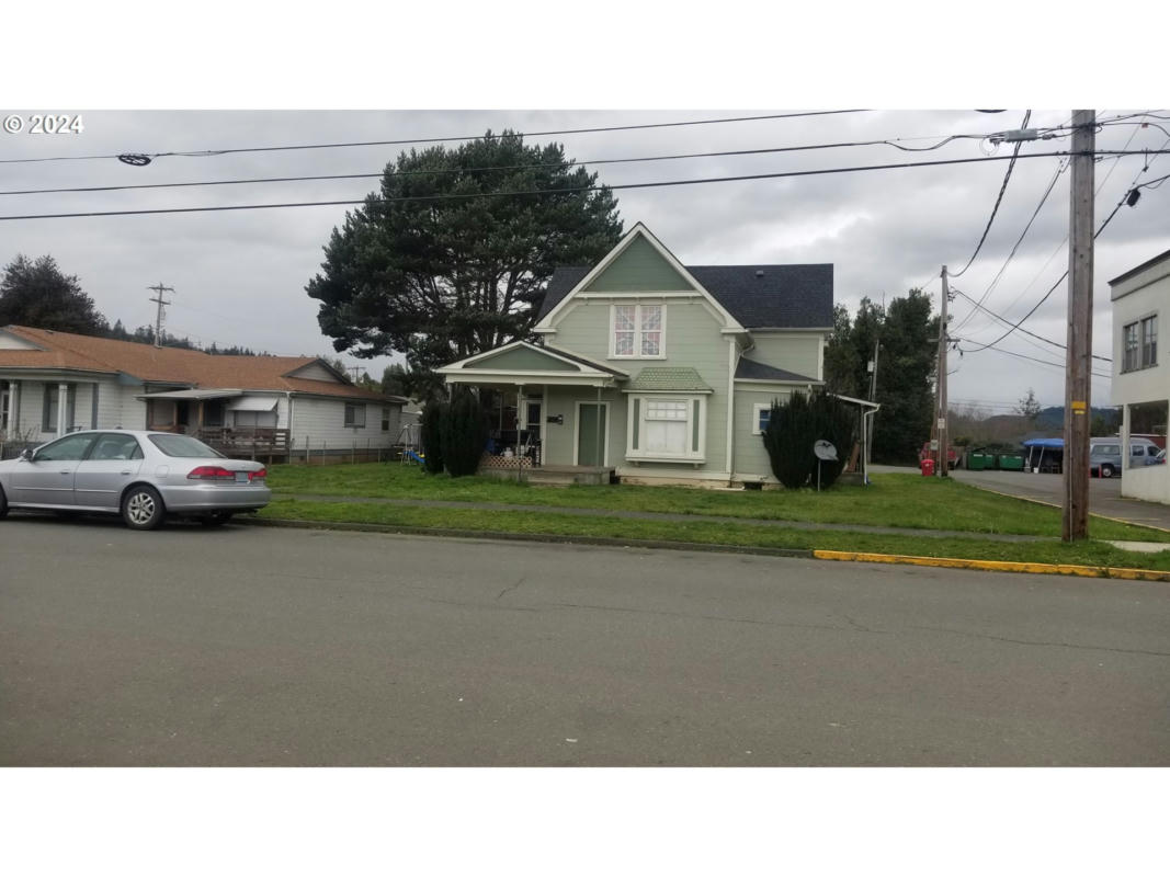 619 ASH ST, MYRTLE POINT, OR 97458, photo 1 of 33