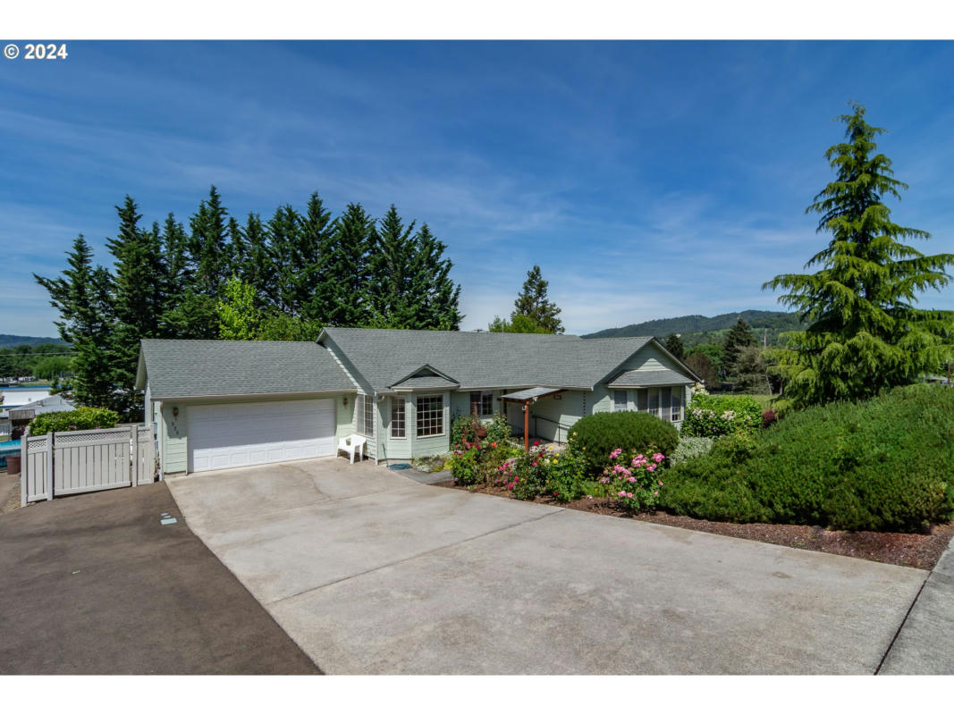 525 SE PARKWAY DR, WINSTON, OR 97496, photo 1 of 47