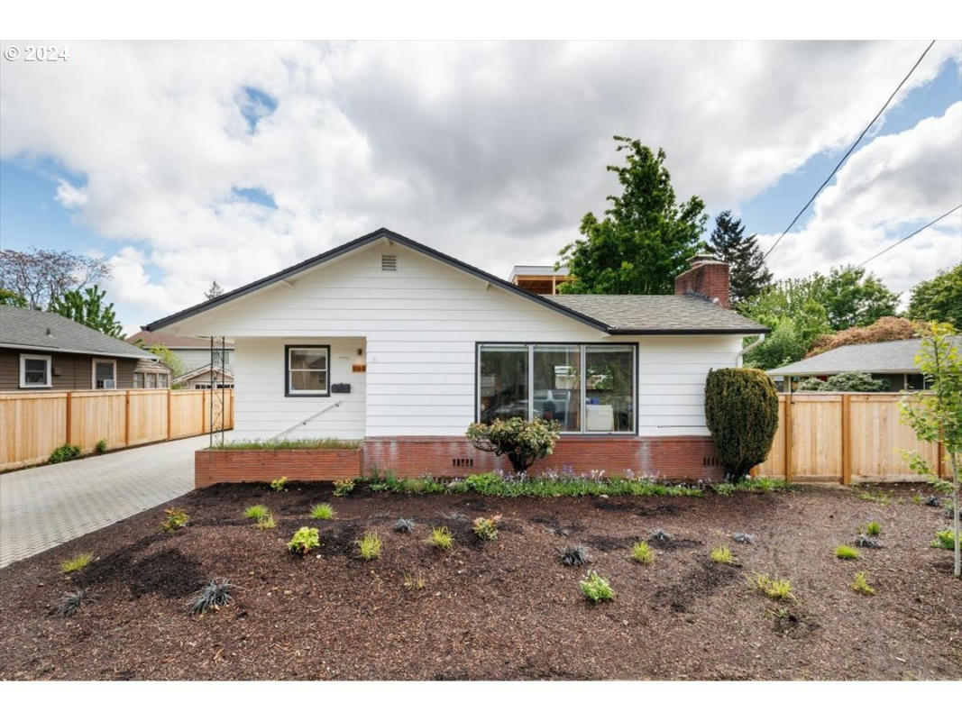1168 SE 84TH AVE, PORTLAND, OR 97216, photo 1 of 34