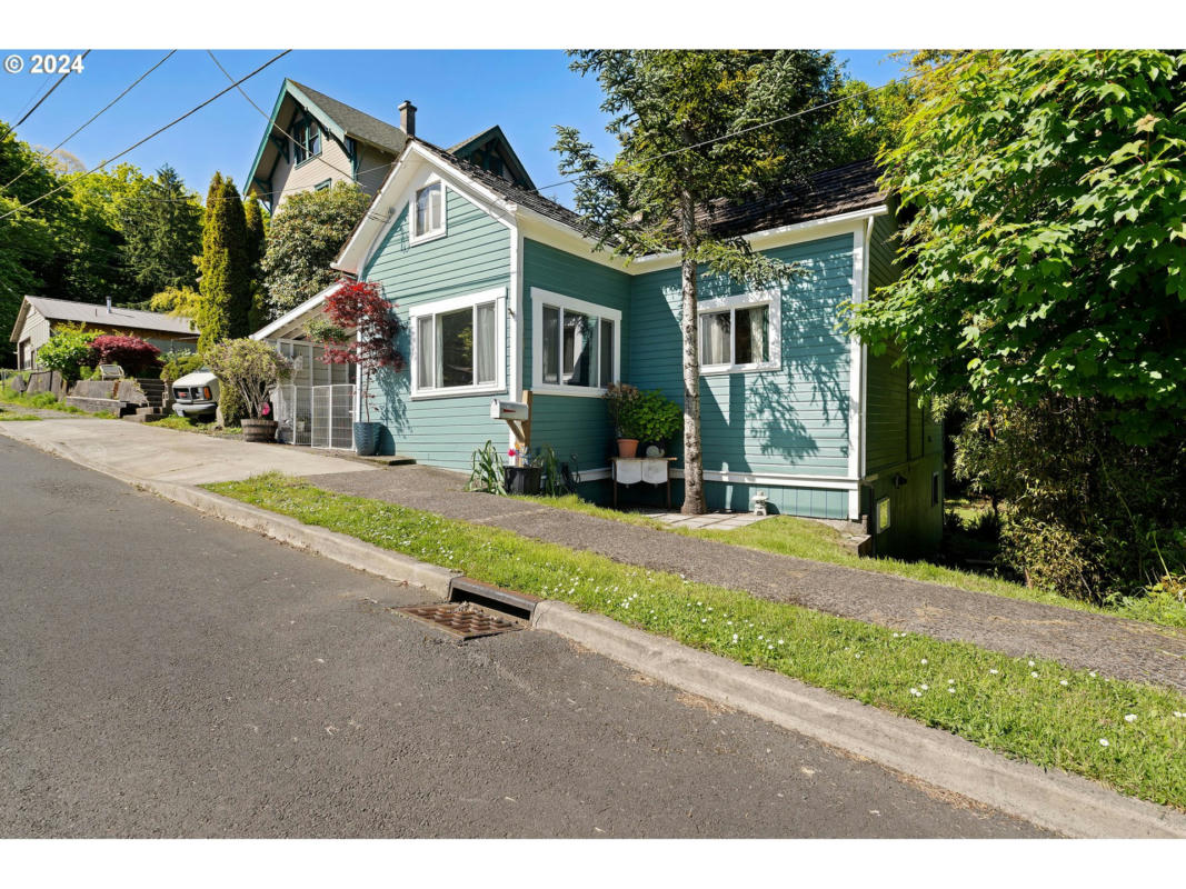 629 18TH ST, ASTORIA, OR 97103, photo 1 of 20