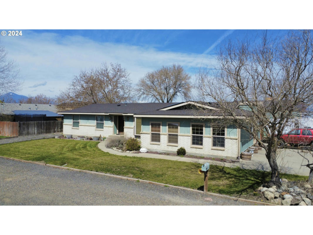 500 BROADWAY ST, BAKER CITY, OR 97814, photo 1 of 35
