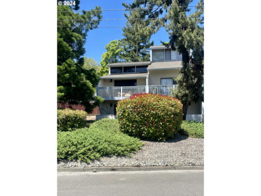 10 NW MOUNTAIN VIEW DR, ROSEBURG, OR 97471 - Image 1