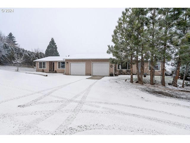 40 CANYON DR, HEPPNER, OR 97836, photo 1 of 34