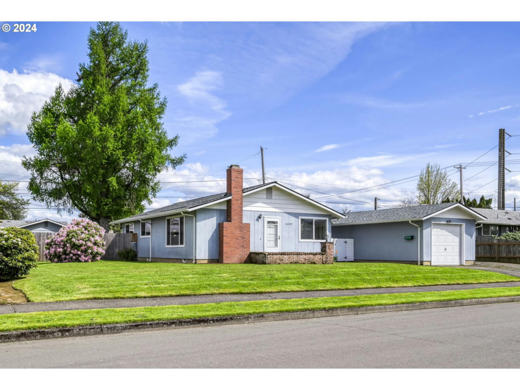 2339 MOORE ST, EUGENE, OR 97404, photo 1 of 34