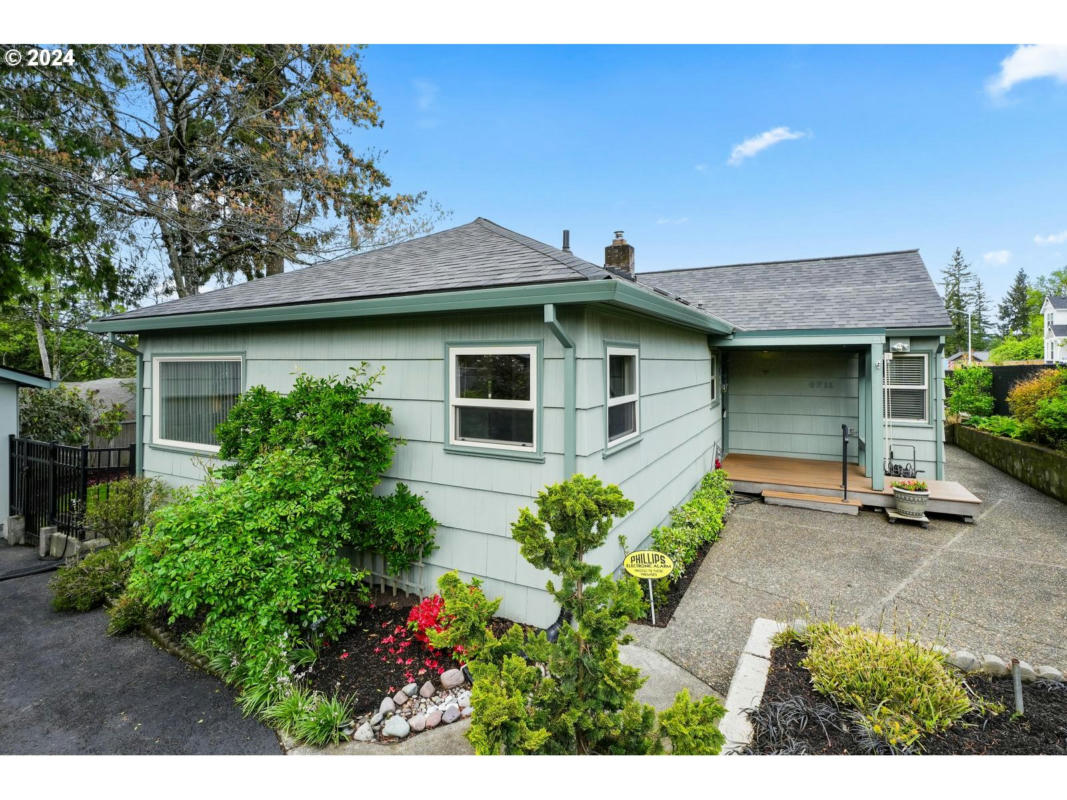 6711 SW TAYLORS FERRY RD, PORTLAND, OR 97223, photo 1 of 44