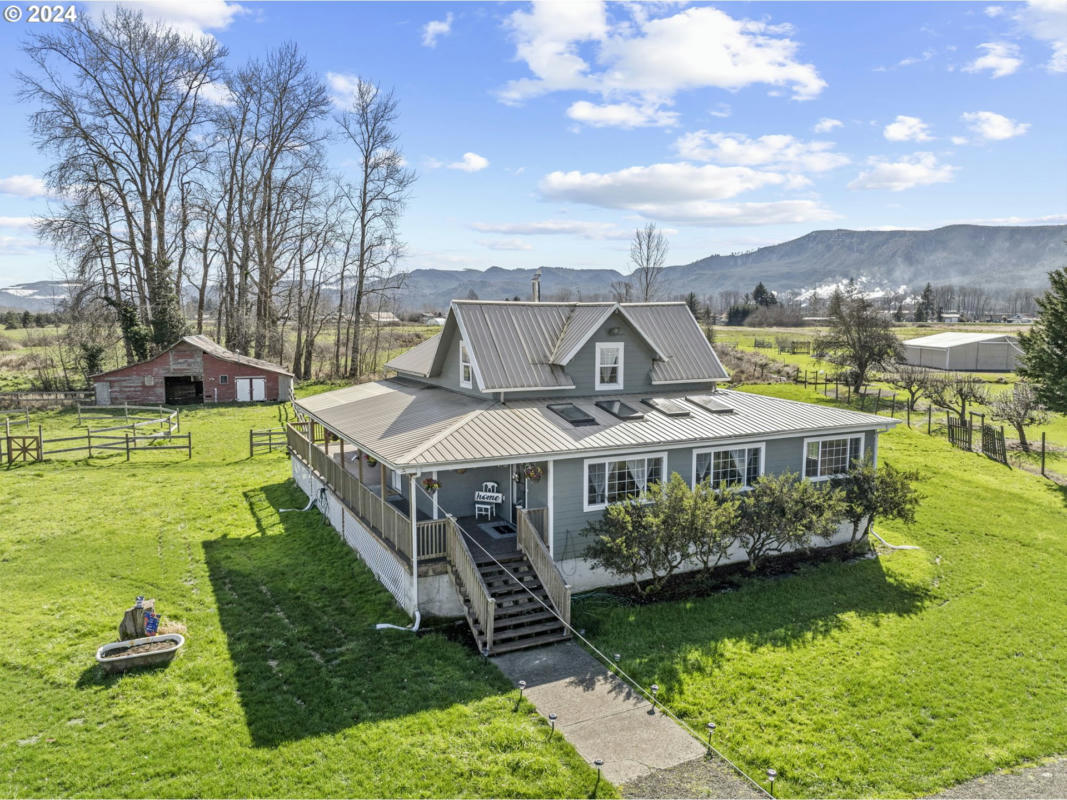 203 S WELCOME SLOUGH RD, CATHLAMET, WA 98612, photo 1 of 37