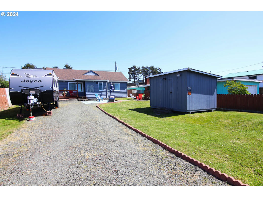 323 S WALL ST, COOS BAY, OR 97420, photo 1 of 31