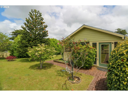 2335 EVERETT AVE, NORTH BEND, OR 97459 - Image 1
