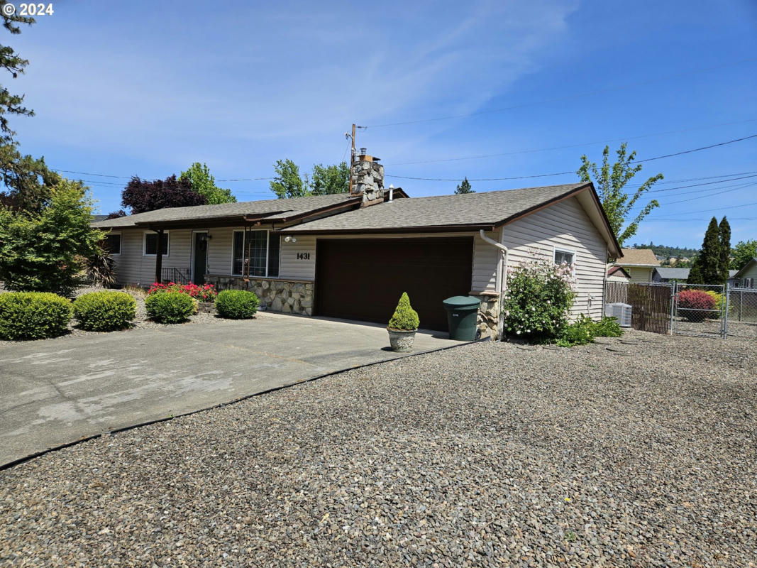1431 NW CHERRY DR, ROSEBURG, OR 97471, photo 1 of 25