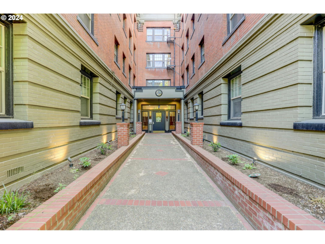 2109 NW IRVING ST UNIT 207, PORTLAND, OR 97210, photo 1 of 30
