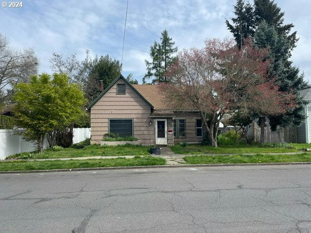 942 N 3RD AVE, STAYTON, OR 97383, photo 1 of 14