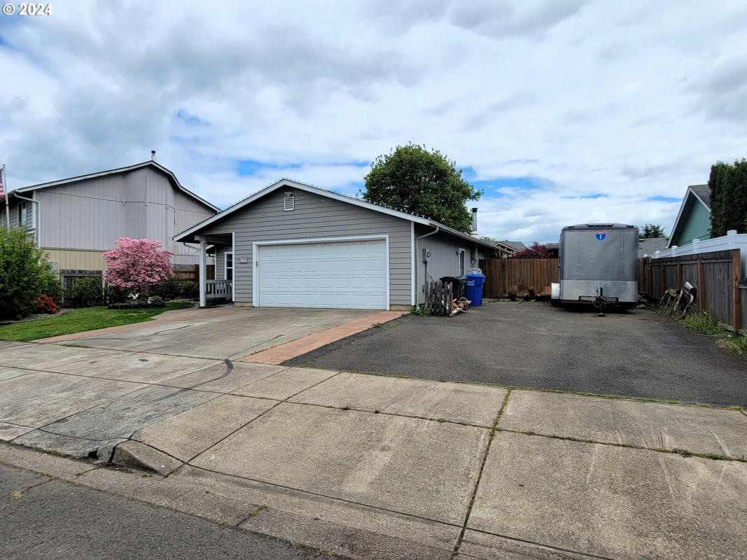 4784 TERALEE LN, EUGENE, OR 97402, photo 1 of 34