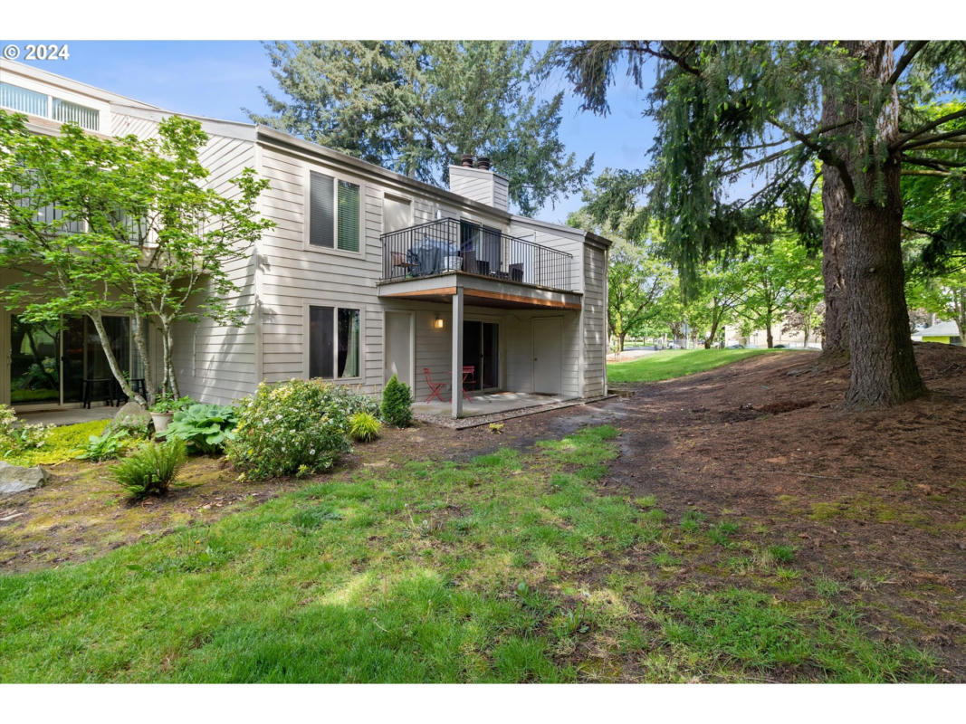 11640 SW BOONES BEND DR, BEAVERTON, OR 97008, photo 1 of 32