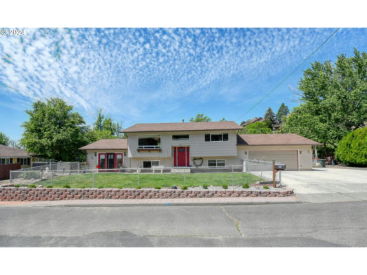 827 NW 6TH ST, PENDLETON, OR 97801 - Image 1