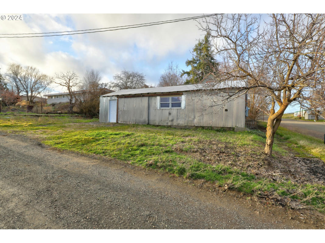 301 2ND ST, MORO, OR 97039, photo 1 of 8