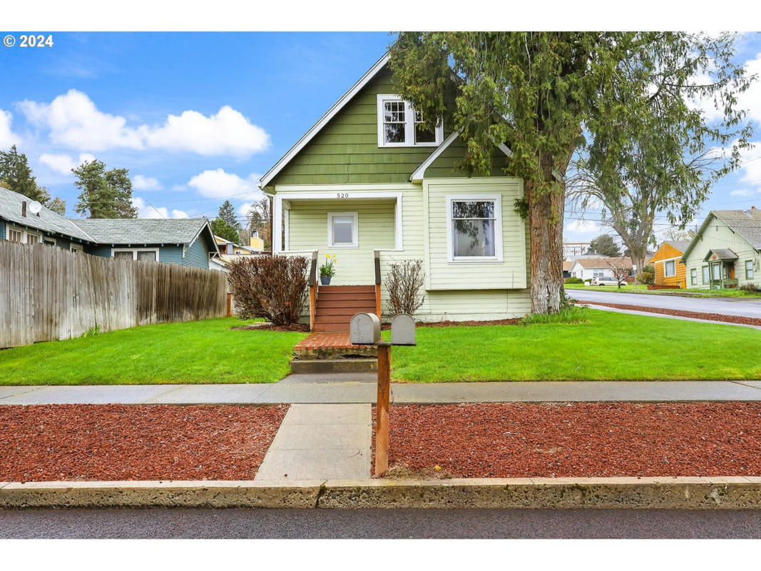520 W 11TH ST, THE DALLES, OR 97058, photo 1 of 36
