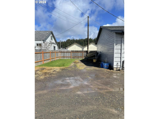 240 S 19TH ST, REEDSPORT, OR 97467, photo 4 of 4