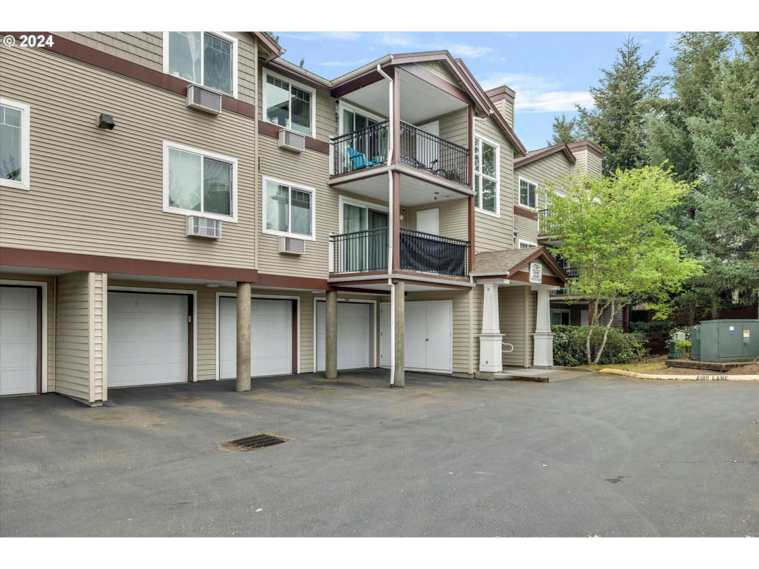 730 NW 185TH AVE UNIT 105, BEAVERTON, OR 97006, photo 1 of 34