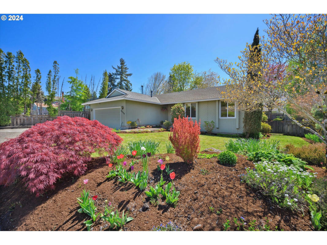 12684 SE MAJESTIC LN, HAPPY VALLEY, OR 97086, photo 1 of 47