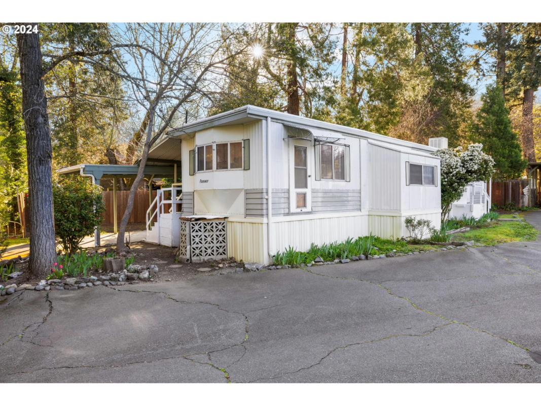 2049 ROGUE RIVER HWY SPC 2, GRANTS PASS, OR 97527, photo 1 of 10